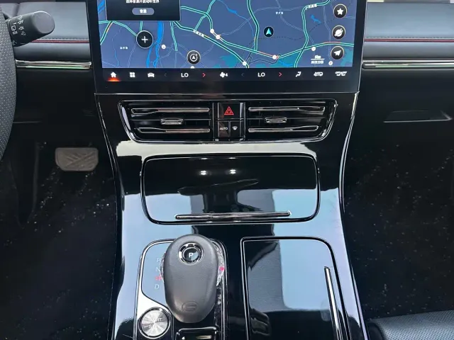 GAC Trumpchi M8 — Фото автомобиля 12