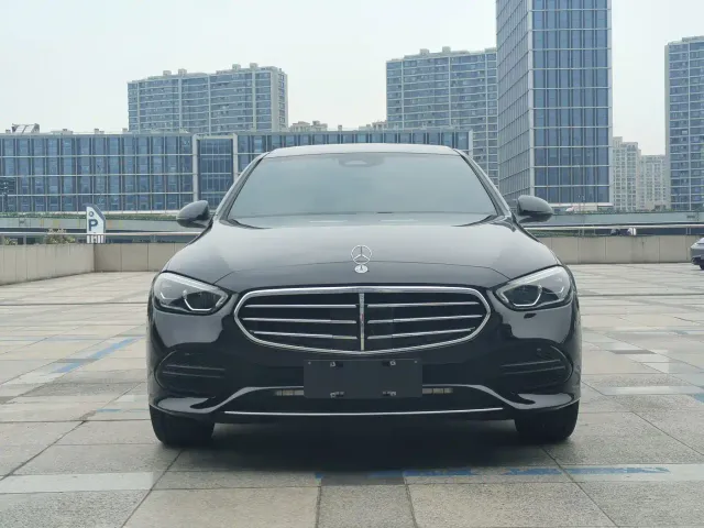 Фотография автомобиля — Mercedes-Benz C-Class