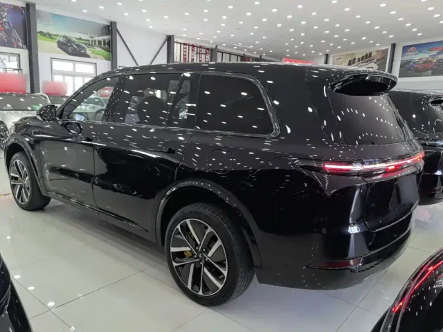 Li Auto L9 — Фото автомобиля 4
