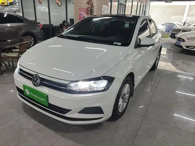 Фотография автомобиля — Volkswagen Polo