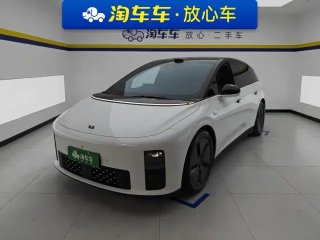 Фотография автомобиля — Li Auto i6