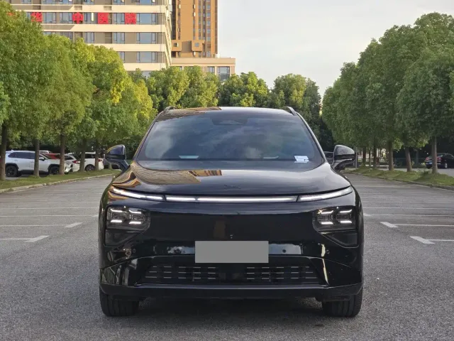 Xpeng G9 — Фото автомобиля 2