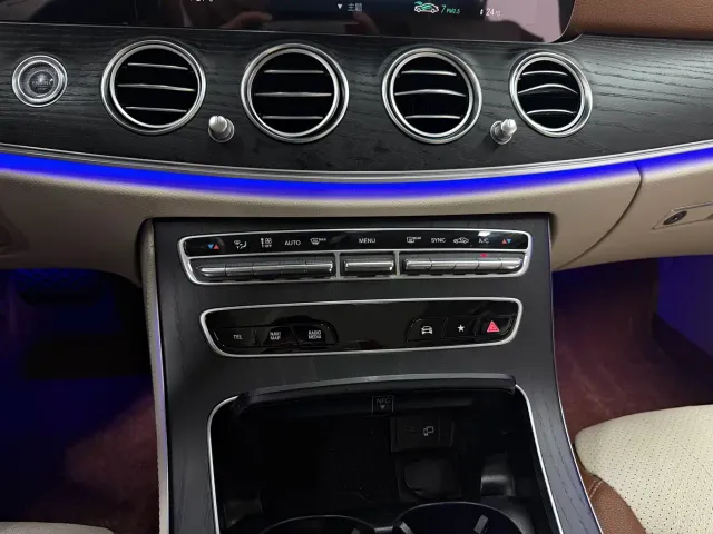 Mercedes-Benz E-Class — Фото автомобиля 18