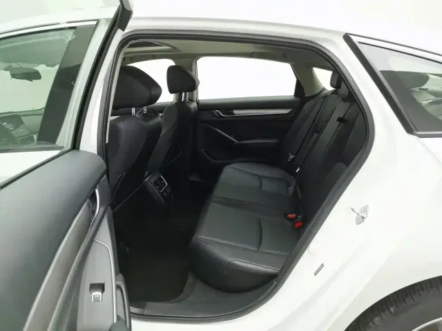 Honda Accord — Фото автомобиля 15