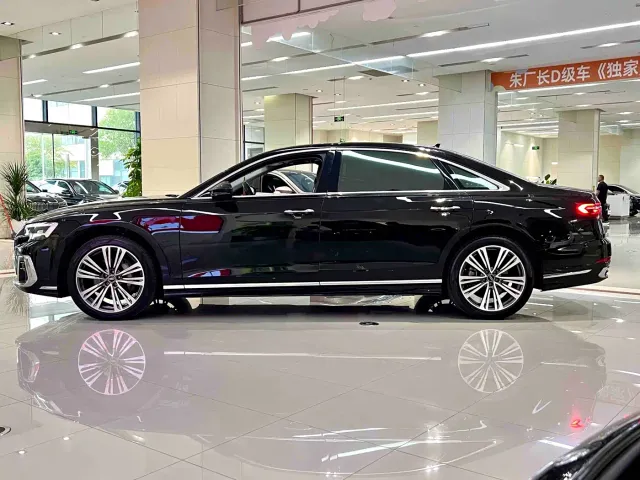 Audi A8 — Фото автомобиля 3
