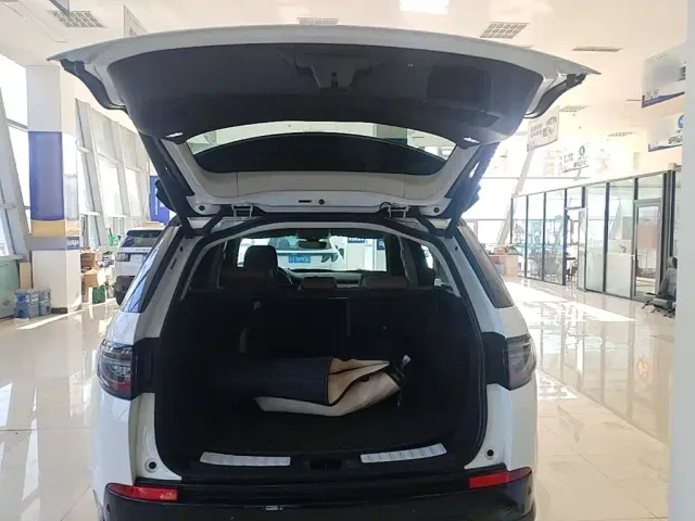 Land Rover Discovery Sport — Фото автомобиля 14