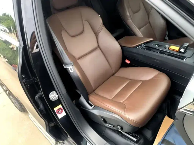 Volvo XC60 — Фото автомобиля 24