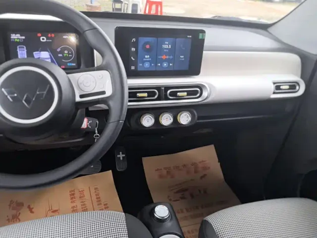 Wuling Hongguang Mini EV — Фото автомобиля 12