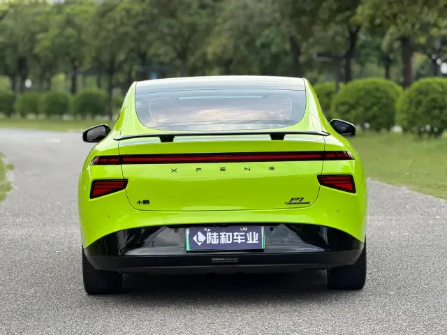 Xpeng P7 — Фото автомобиля 8