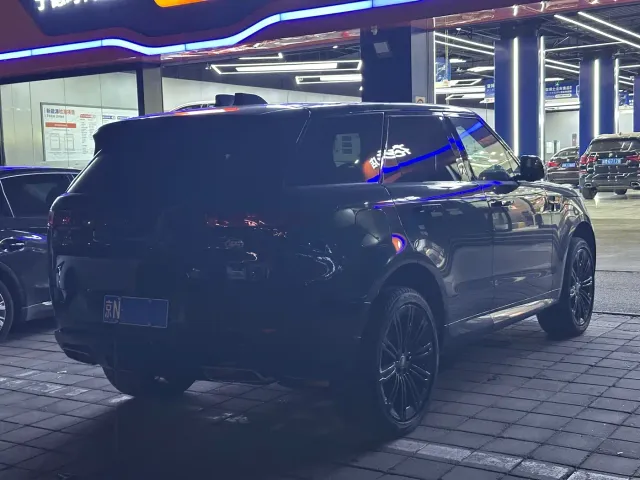 Land Rover Range Rover Sport — Фото автомобиля 6