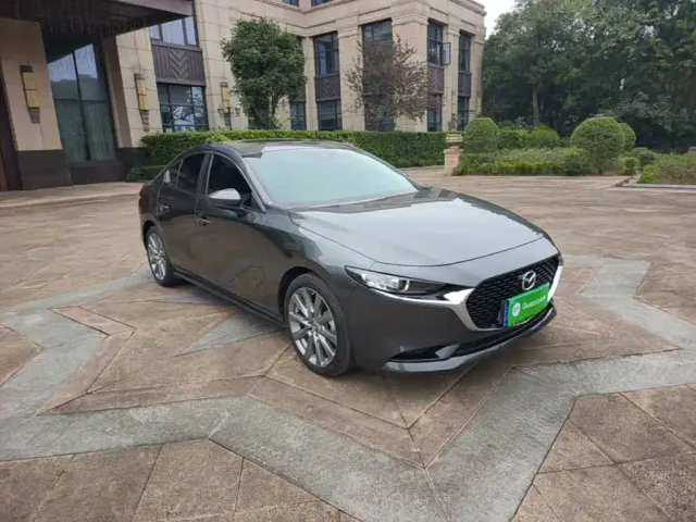 Mazda Axela — Фото автомобиля 3