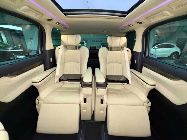 Toyota Vellfire — Фото автомобиля 6