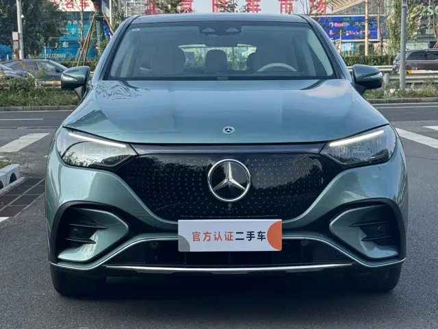 Mercedes-Benz EQE SUV — Фото автомобиля 2