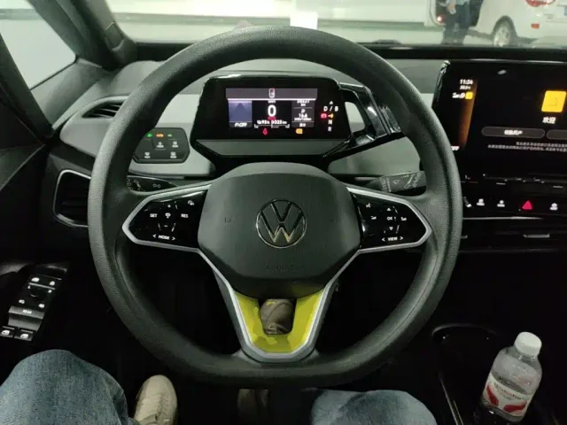 Volkswagen ID.3 — Фото автомобиля 10