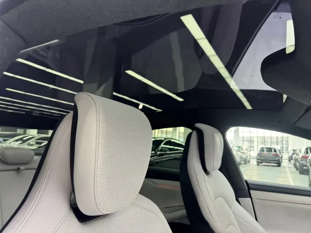 Xiaomi SU7 — Фото автомобиля 12