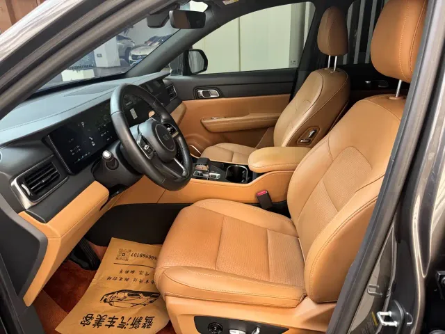Li Auto ONE — Фото автомобиля 4