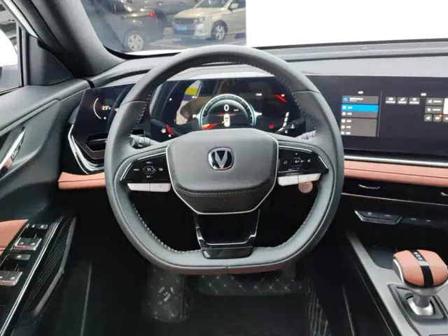 Changan X5 Plus — Фото автомобиля 15