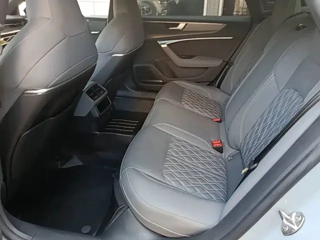 Audi A7L — Фото автомобиля 16