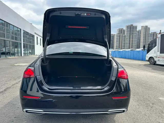 Mercedes-Benz E-Class — Фото автомобиля 16