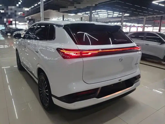 Dongfeng Aeolus L8 — Фото автомобиля 4