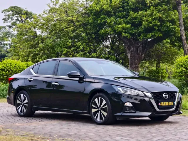 Nissan Teana — Фото автомобиля 3