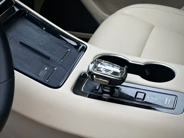 Aito M5 — Фото автомобиля 6