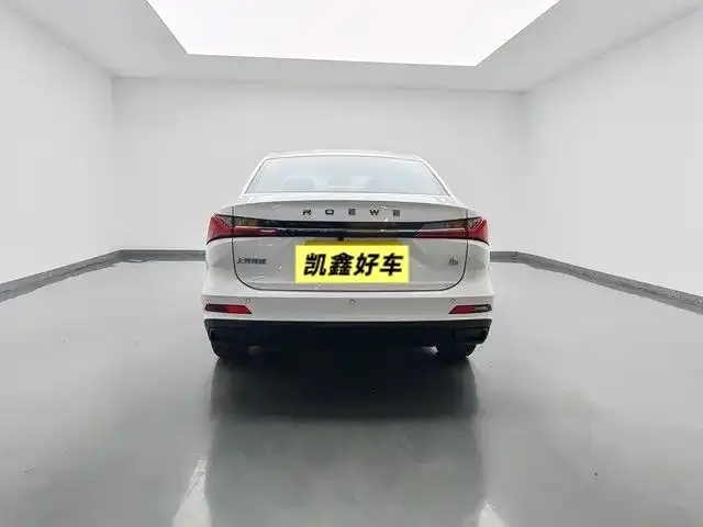Roewe i5 — Фото автомобиля 5