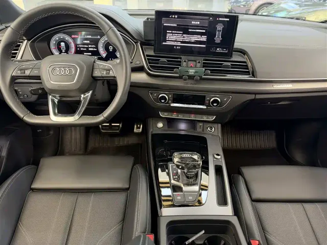 Audi Q5L — Фото автомобиля 12