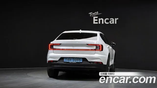 Polestar 2 — Фото автомобиля 4