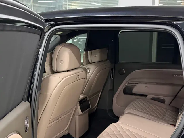 Li Auto L8 — Фото автомобиля 10