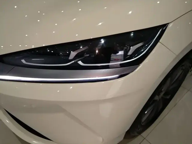 BYD Qin L — Фото автомобиля 23