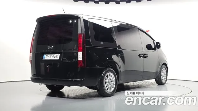 Hyundai Staria — Фото автомобиля 2