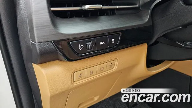Kia Carnival Generation 4 — Фото автомобиля 23