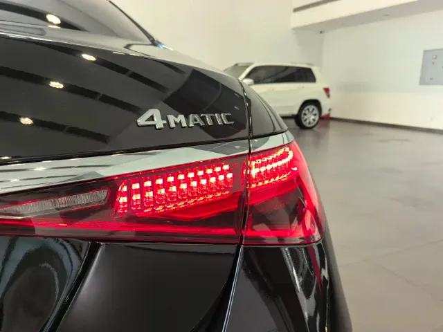 Mercedes-Benz S-Class — Фото автомобиля 16