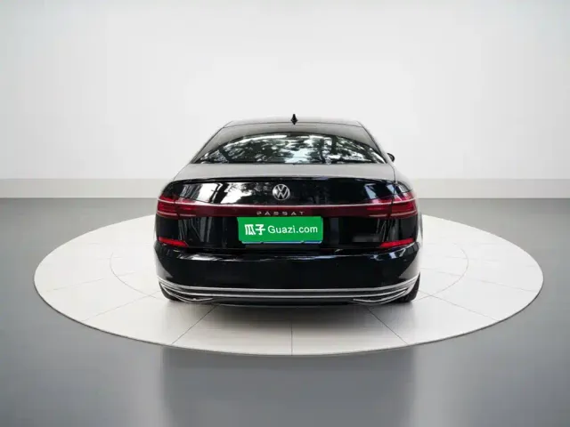 Volkswagen Passat — Фото автомобиля 3