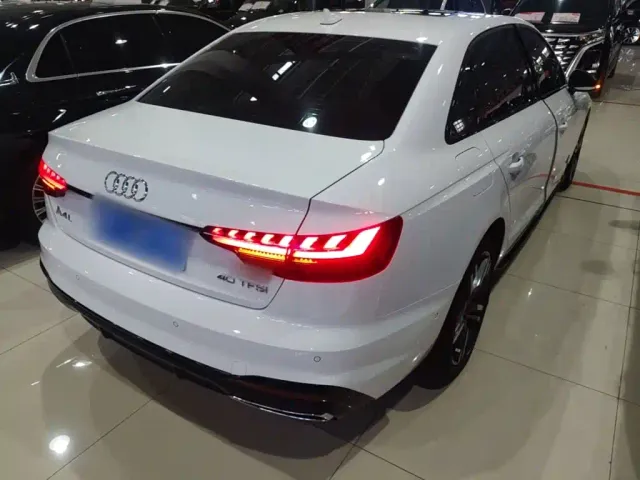 Audi A4L — Фото автомобиля 6