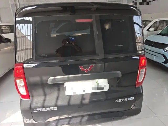 Wuling Zhiguang NEV — Фото автомобиля 5