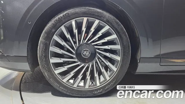 Hyundai Grandeur GN7 — Фото автомобиля 5