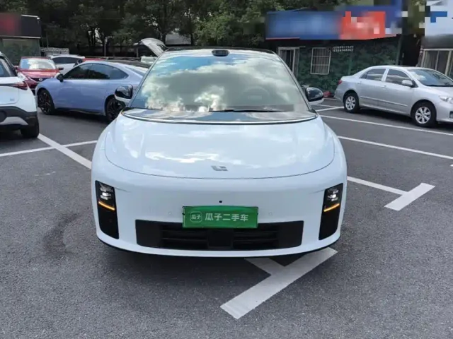 Li Auto i6 — Фото автомобиля 2
