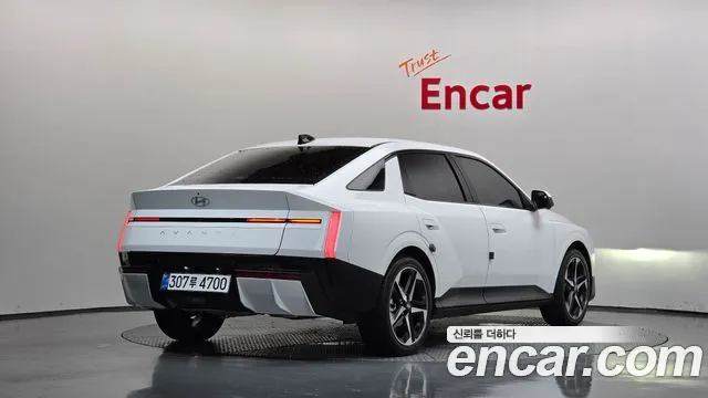 Hyundai Avante (CN8) — Фото автомобиля 2
