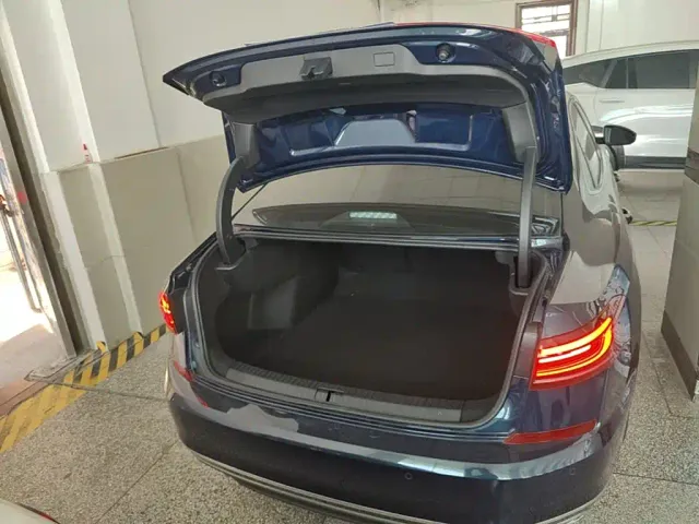 Volkswagen Passat — Фото автомобиля 18