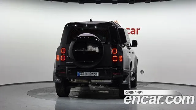 Land Rover Defender — Фото автомобиля 4