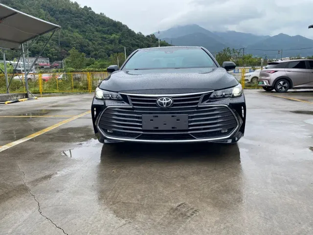 Toyota Avalon — Фото автомобиля 2