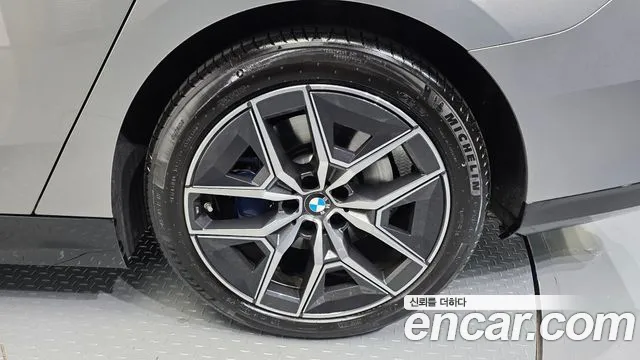 BMW 5 Series — Фото автомобиля 6