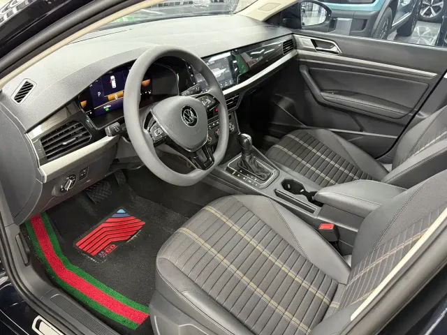 Volkswagen Lavida — Фото автомобиля 11