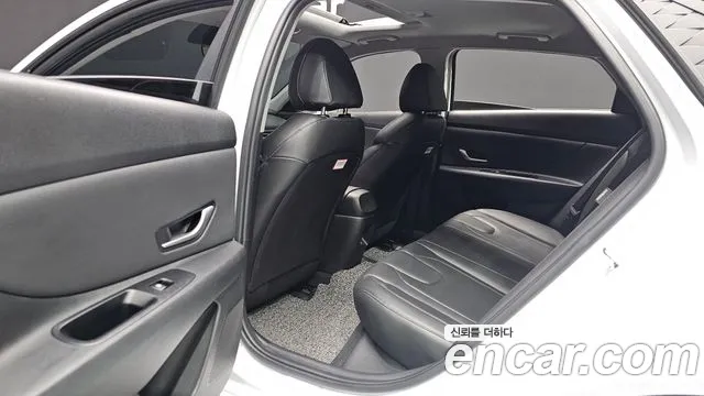 Hyundai Avante CN7 — Фото автомобиля 18