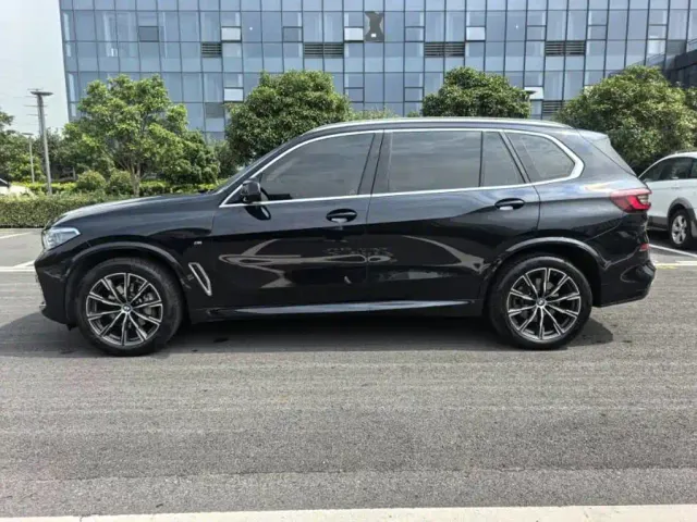 BMW X5 — Фото автомобиля 9