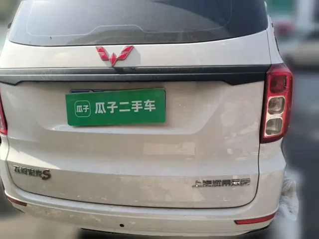 Wuling Hongguang — Фото автомобиля 3
