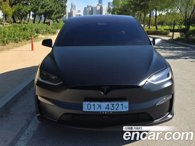 Tesla Model X — Фото автомобиля 3