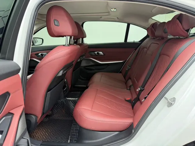 BMW 3 Series — Фото автомобиля 11